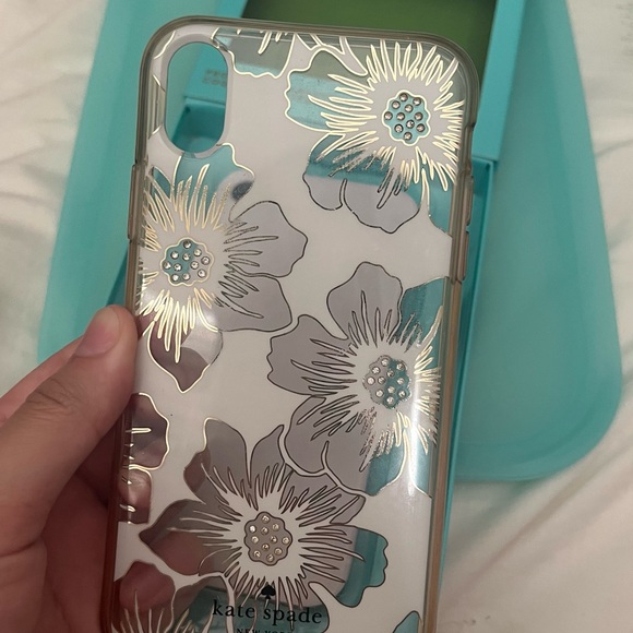 IPHONE XR: Kate Spade. - Picture 4 of 6